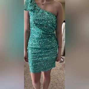 Sea foam green sequence short dress.